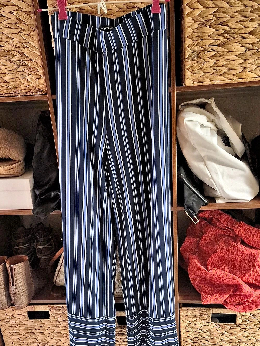 Roz & Ali Striped Wide Leg Pants in Blue & White Size Medium